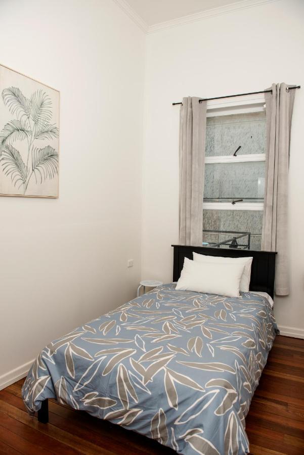 The Met Hotel Toowoomba Room photo